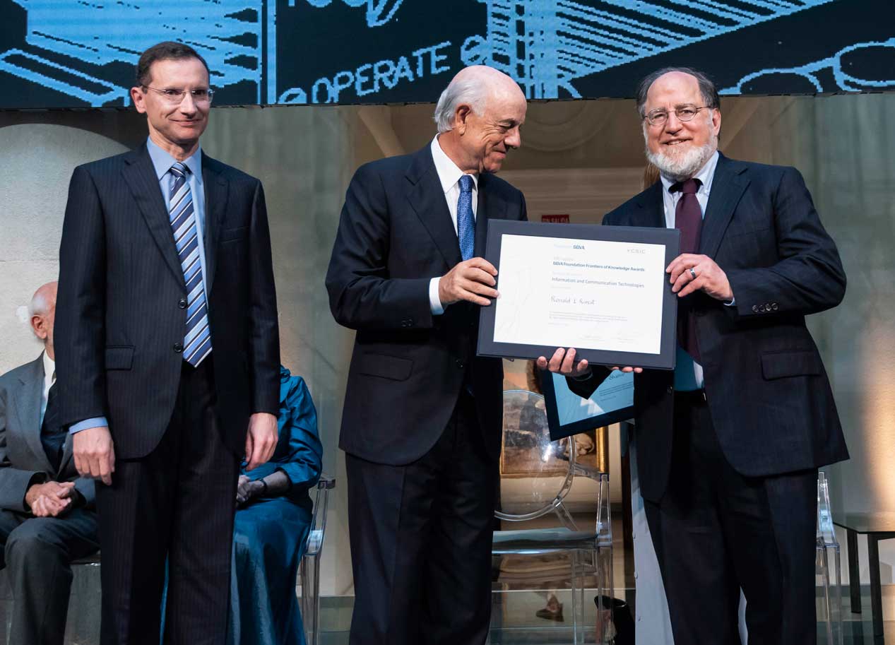Ceremonia-premios-fronteras-del-conocimiento-rivest