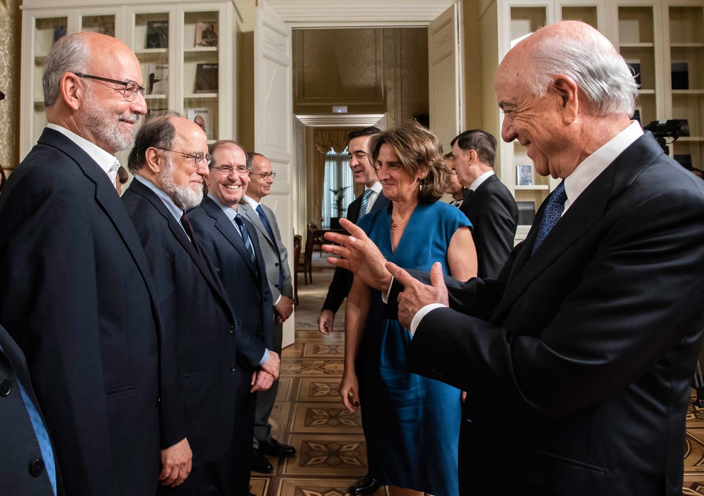 Ceremonia-premios-fronteras-del-conocimiento-saludo