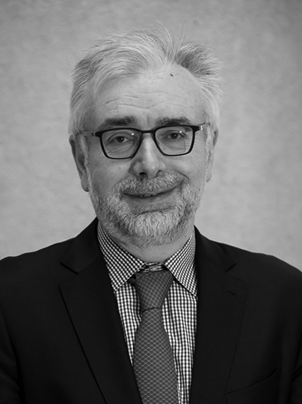 Fabrizio Zilibotti Titular de la Cátedra Tuntex de Economía Internacional y del Desarrollo. Universidad de Yale. Estados Unidos.