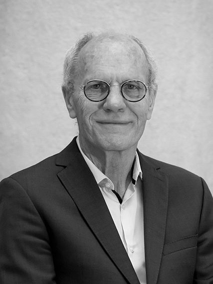 Cees Midden es catedrático emérito de Interacción Humano-Tecnología en el Departamento de Ingeniería Industrial y Ciencias de la Innovación de la Universidad Técnica de Eindhoven